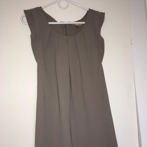 Cute dark green/greyish dress.
